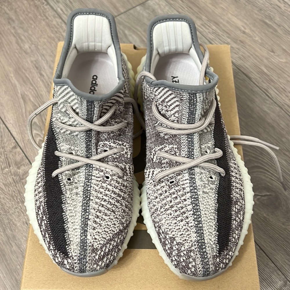 Authentic yezzys